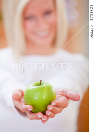 Healthy eating woman Healthy eating woman 3753323