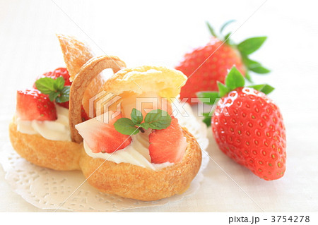 シュークリーム　苺　スイーツ 3754278