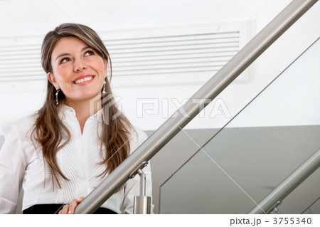 Pensive business woman 3755340