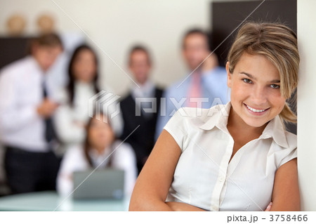 Business woman leading a team Business woman leading a team 3758466