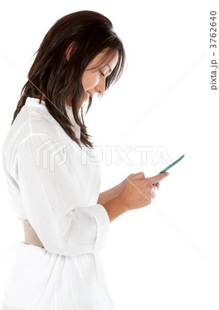 Woman texting on her phone 3762640