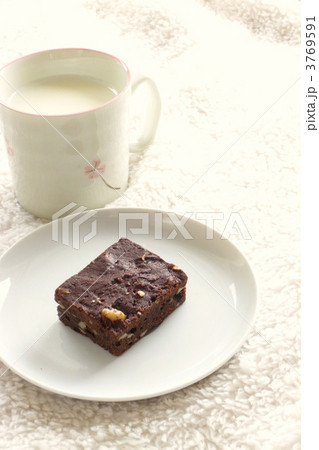 ブラウニーとホットミルク 3769591