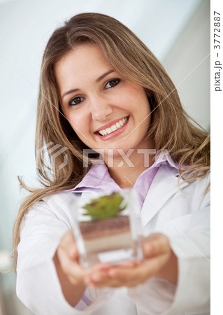 Beautiful girl smiling 3772887