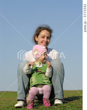 mother with baby 3773592