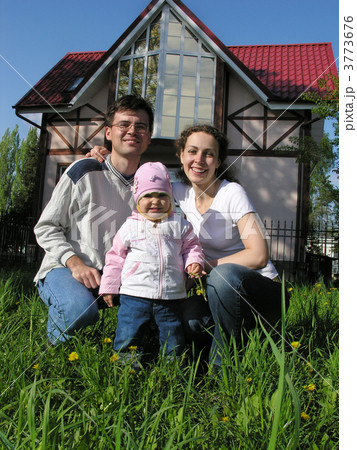 family and baby at home 3773676