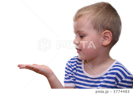 put something on boy's hand 3774483