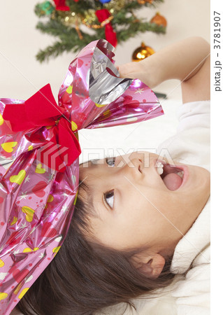 プレゼントが置かれた朝 3781907