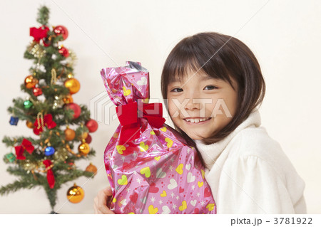プレゼントが置かれた朝 3781922