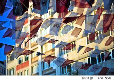 イスタンブールの紅白旗 3781956