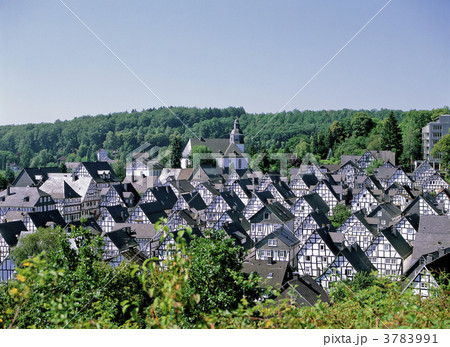 フロイデンベルクの木組みの家並 3783991