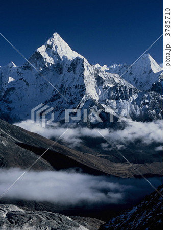 アマダブラム峰遠望 3785710