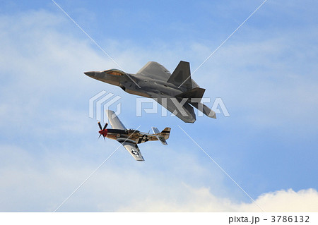 P51ムスタングとF22ラプター(1) 3786132