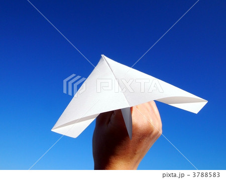 青空と紙飛行機 3788583