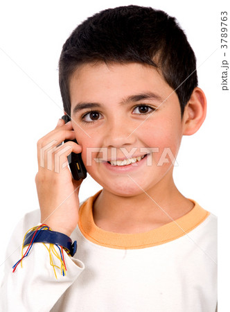 kid on the phone 3789763