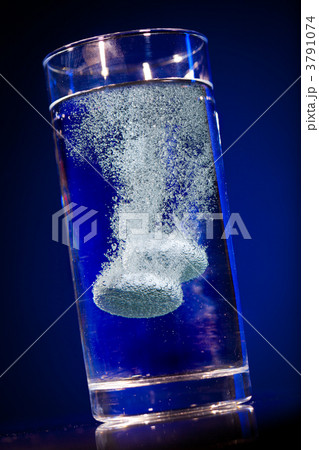 Tablet in a water glass Tablet in a water glass 3791074