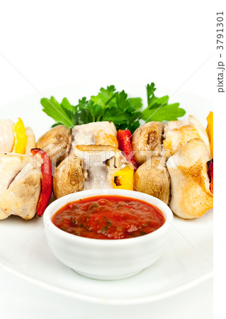 Fried pieces of a hen with sauce 3791301