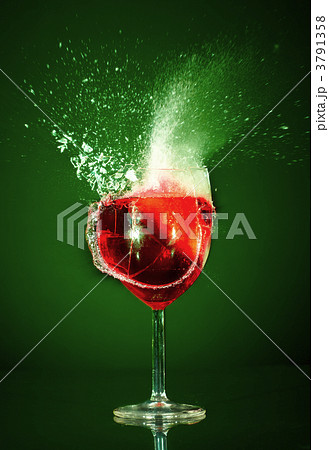 Glass with wine 3791358