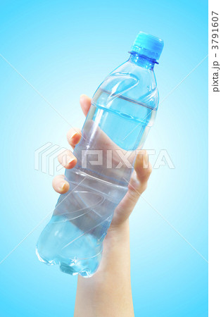 Bottle with water 3791607