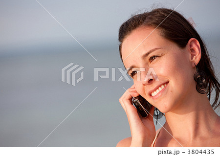 Woman on the phone 3804435