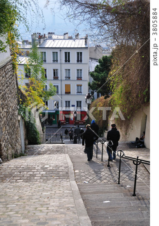 フランス　パリ　モンマルトルの階段 3805884