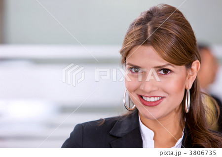 business woman smiling 3806735