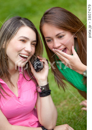 Girls on the phone 3807479