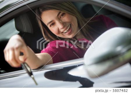 Woman in a car 3807482
