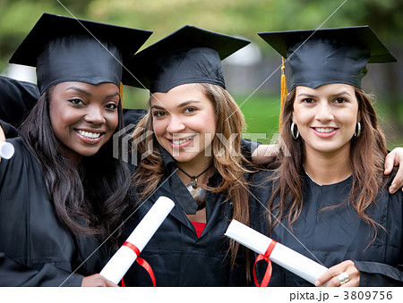 Graduation girls 3809756