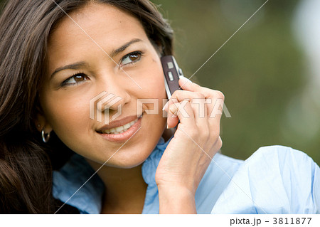 woman on the phone 3811877