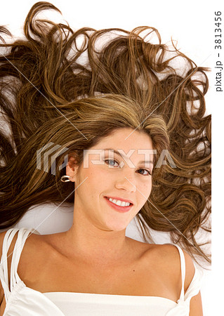 Woman on the floor 3813456