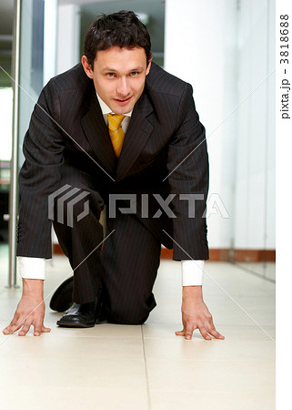 business man ready to race 3818688
