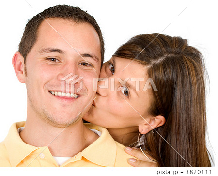 couple kissing portrait 3820111