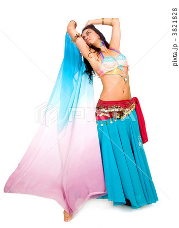 beautiful arabic belly dancer 3821828