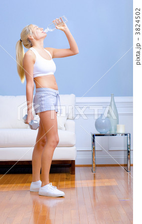 Young Woman Exercising 3824502
