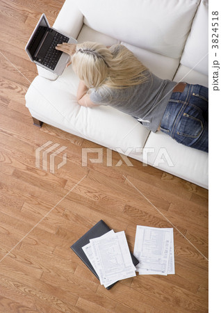 Woman Using Laptop 3824518