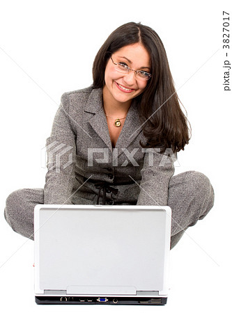 business woman on a laptop 3827017