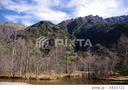 田代池から望む霞沢岳 3833721