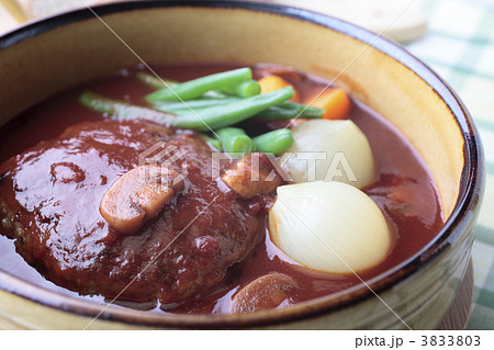 煮込みハンバーグのアップ 3833803