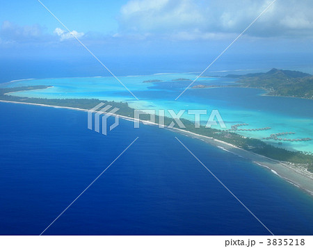 タヒチ/ボラボラ島 上空から タヒチ/ボラボラ島 上空から 3835218