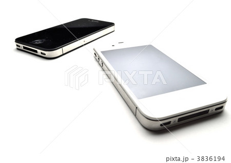 スマホ　２つ 3836194