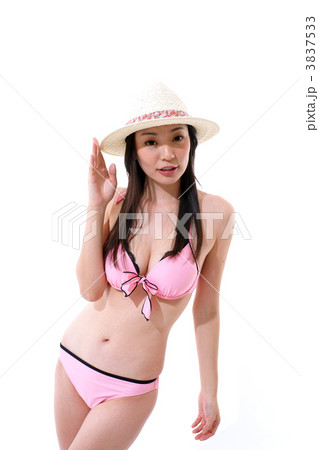 水着の若い女性 3837533