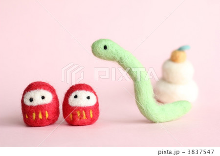 巳年（ヘビとダルマと鏡餅） 3837547