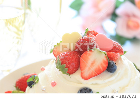 スイーツ　ケーキ　ショートケーキ　フルーツ 3837673