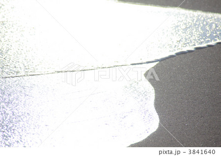 白波輝く湘南の砂浜 白波輝く湘南の砂浜 3841640