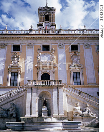 カンピドリオ広場のローマ市庁舎 3842613