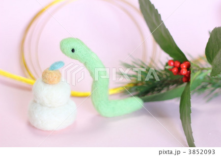 巳年のお正月飾り 3852093