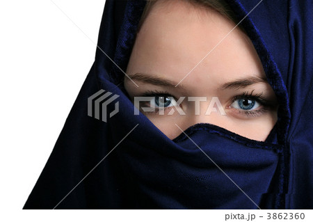 Teenage girl 3862360