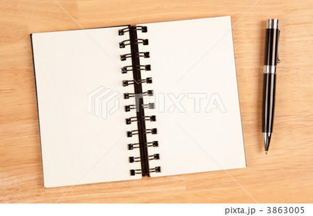 Blank Spiral Note Pad and Pen on Wood Blank Spiral Note Pad and Pen on Wood 3863005