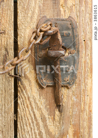 Rusty Barn Door Latch and Chain Rusty Barn Door Latch and Chain 3863615