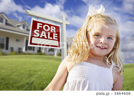 Cute Smiling Girl in Yard with For Sale Real Estate Sign and Hou Cute Smiling Girl in Yard with For Sale Real Estate Sign and Hou 3864606